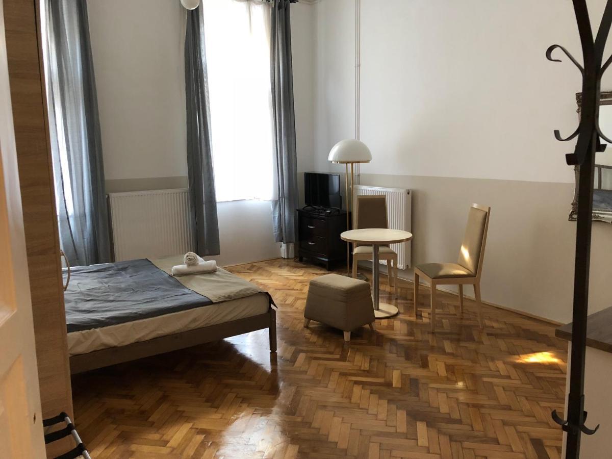 Downtown Apartment Будапеща Екстериор снимка